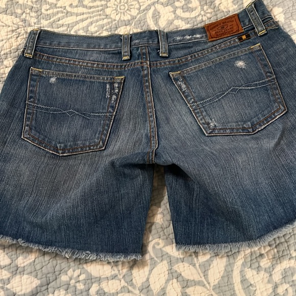 Size 4/ 27 Lucky Brand Riley Cut off Shorts Great condition women’s - Picture 4 of 5